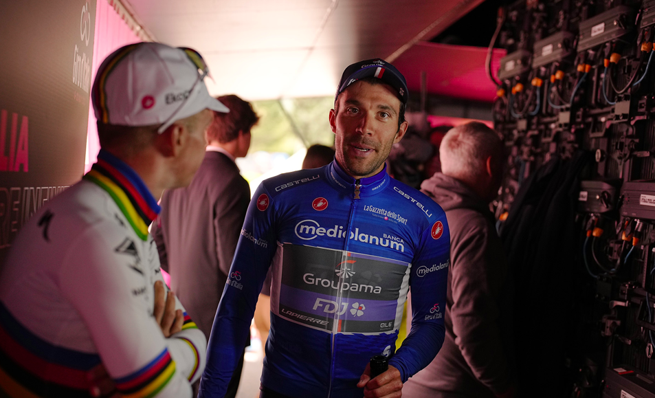 Giro 2023 Thibaut Pinot voit la vie en bleu