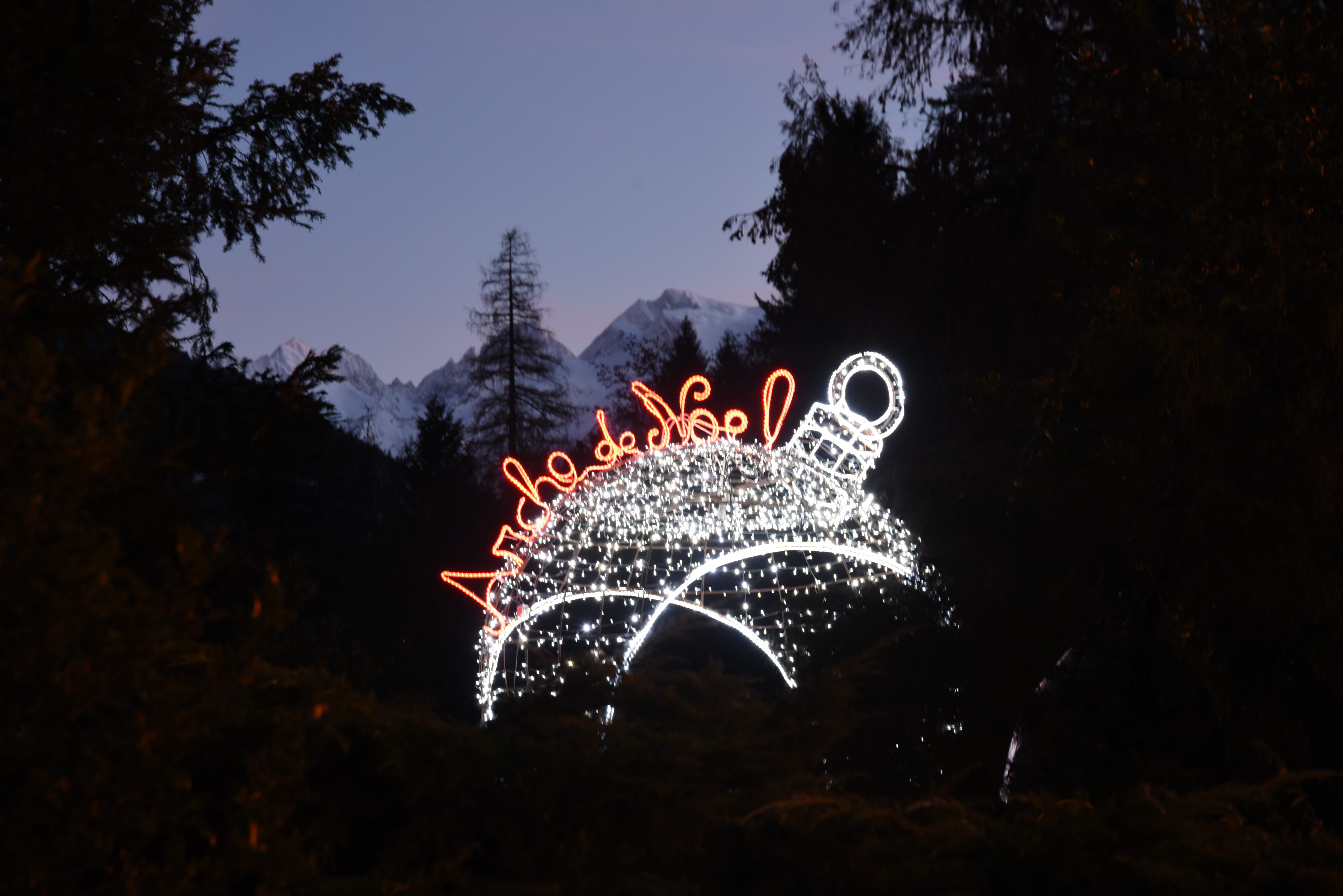 Luchon Reine des illuminations dans les Pyrénées