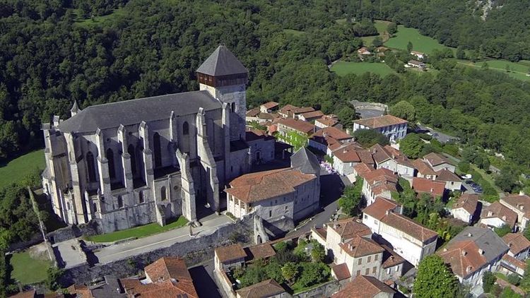 La cathédrale Sainte-Marie de Saint-Bertrand-de-Comminges : un trésor patrimonial à préserver
